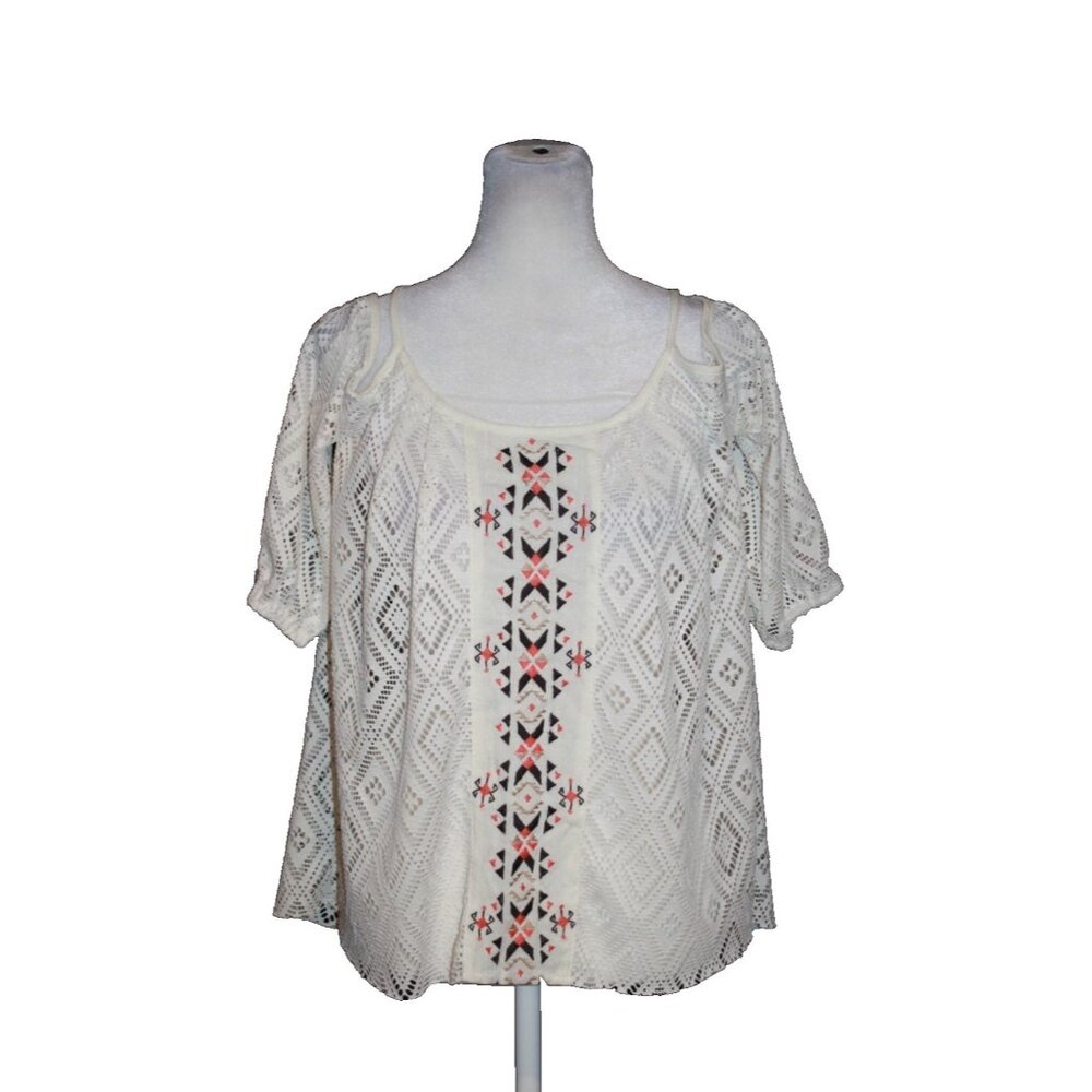 Miss Me Shirt Women's SIze Small Ivory Lace Round Neck Cold Shoulder Boho Top